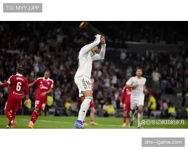 姆巴佩无球冲刺引爆全场，惊人速度助球队掌控节奏表现抢眼