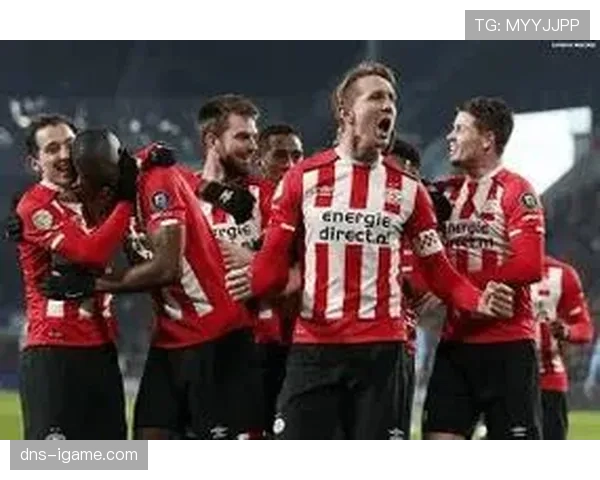 德里赫特状态回暖闪耀赛场,助力球队强势崛起 德里赫特状态回暖闪耀赛场,助力球队强势崛起