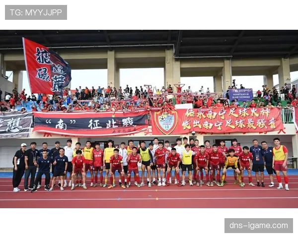 足球巨星联袂出战，新赛季精彩对决引爆球迷期待